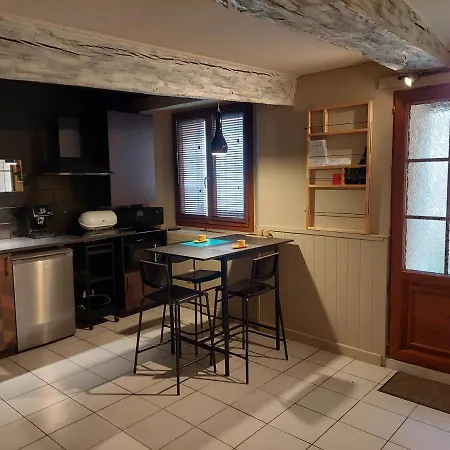 Moderne Historique Apartment